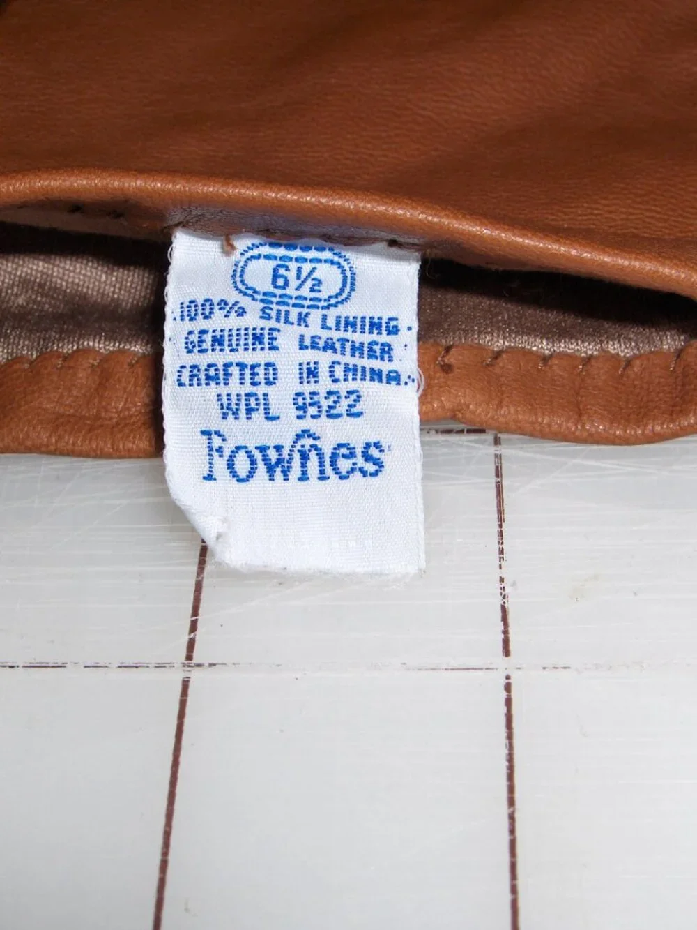 Leather gloves, Silk Lined, Fownes. 6 1/2